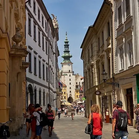 Aparthotel Aapartamentoos Bratislava