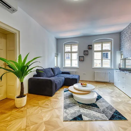 Aapartamentoos Apartment *
