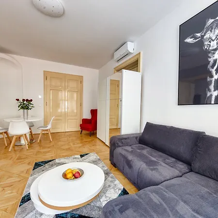 Aapartamentoos Apartment