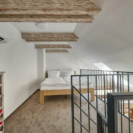 Aapartamentoos Aparthotel 4*