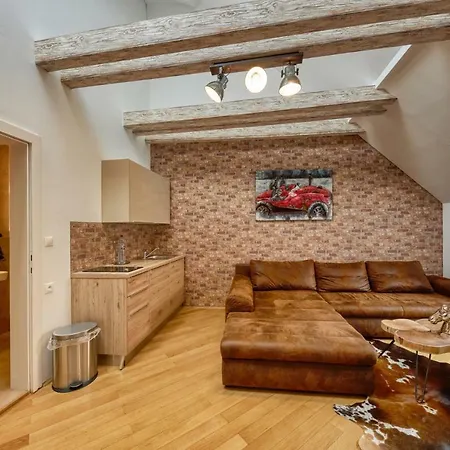 Aapartamentoos Aparthotel 4*